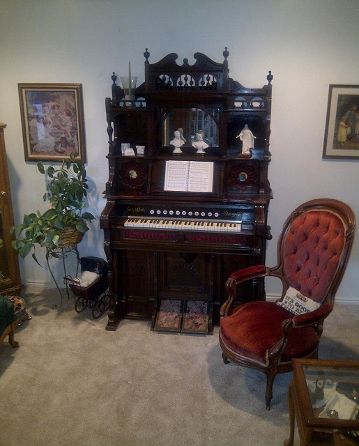 1891 Story & Clark Reed Organ